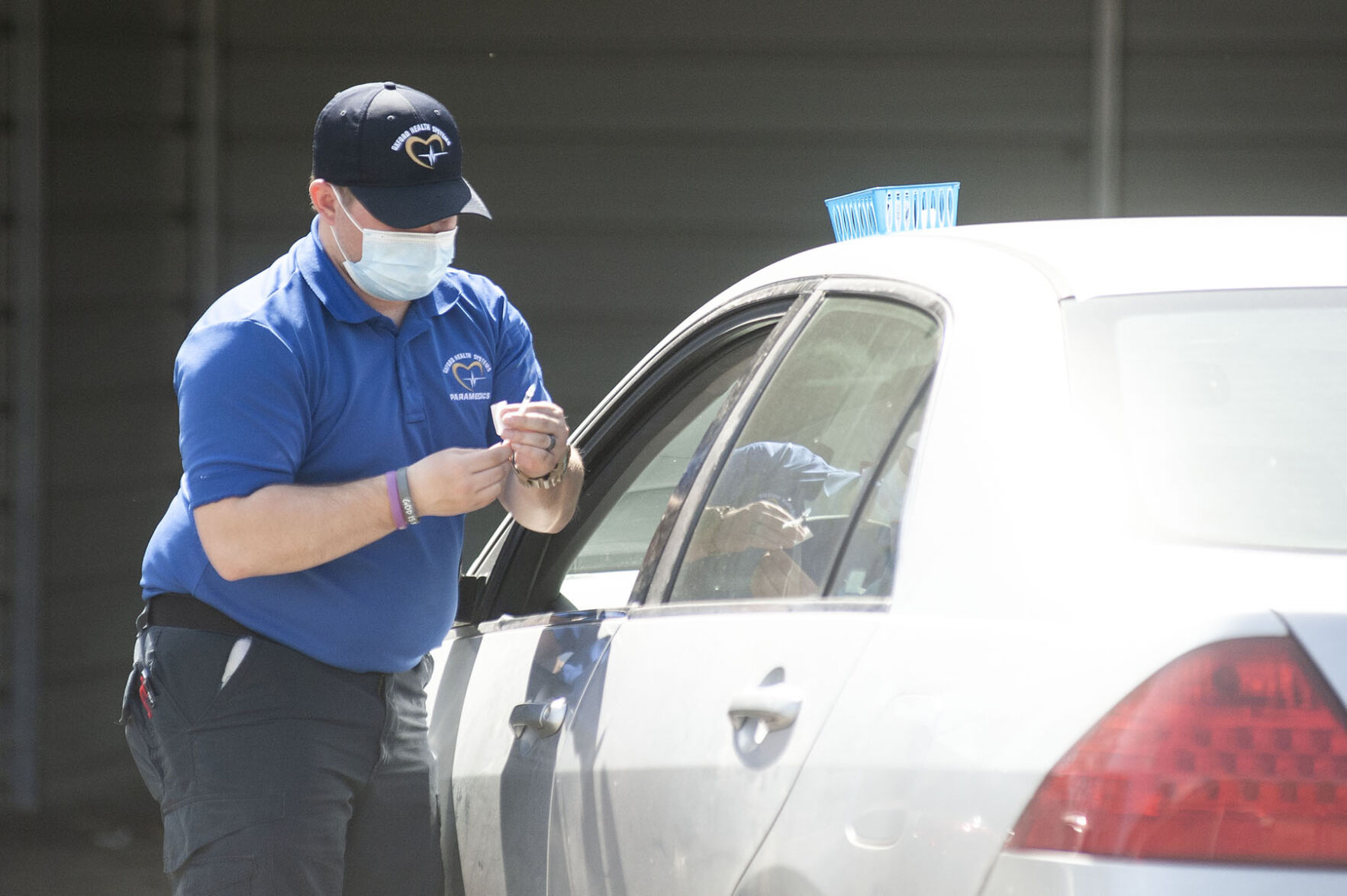 oxford covid 19 drive thru vaccines 4 tw.jpg